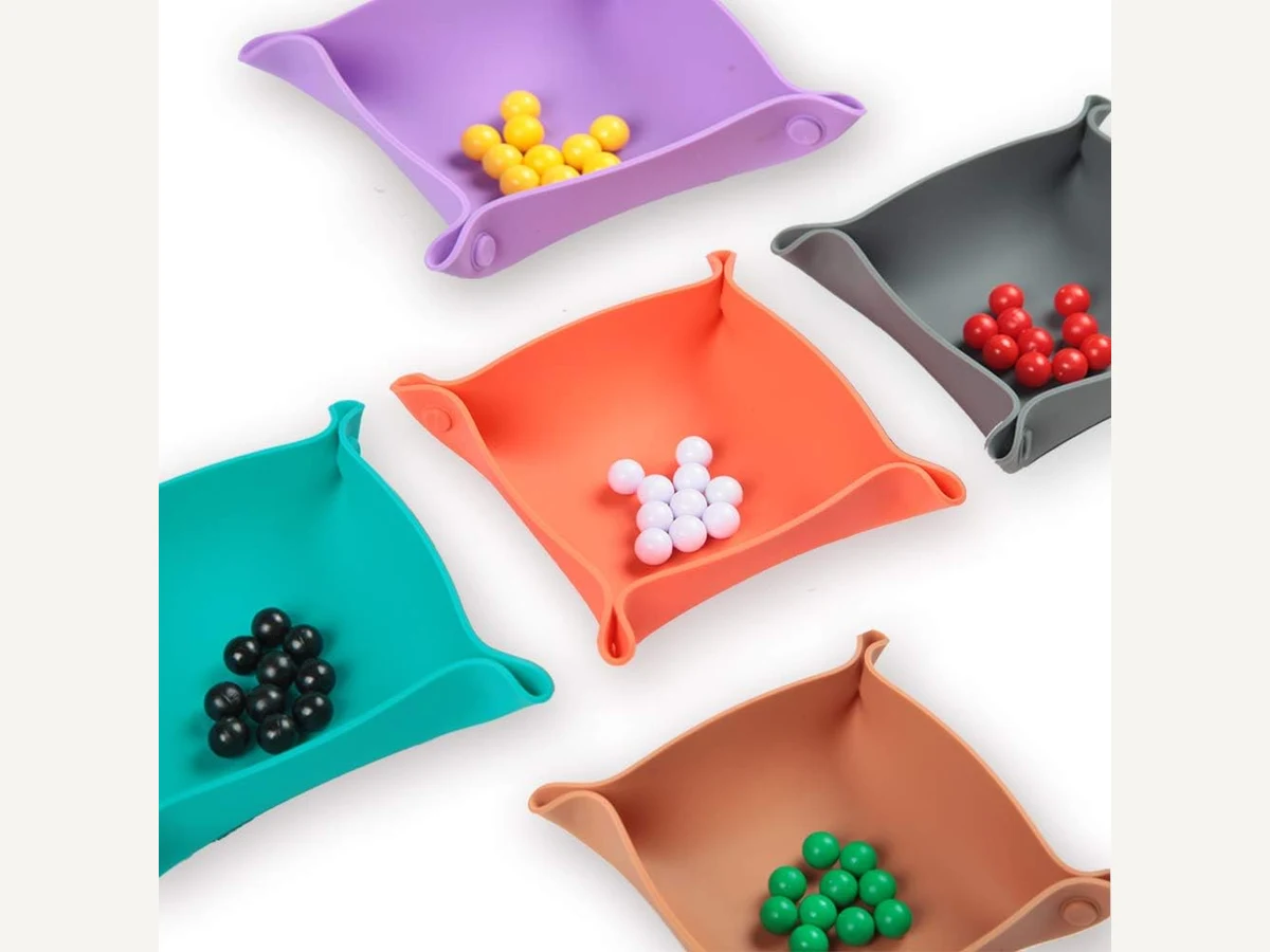 Fold-Flat Bowls 4-Pack product photo.